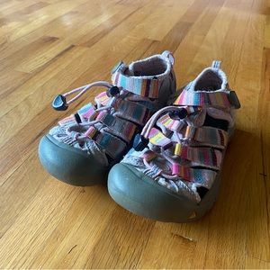 Girls Keens Waterproof 12